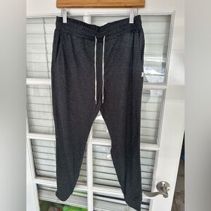 Vuori Woman’s Halo Performance Jogger in Charcosl